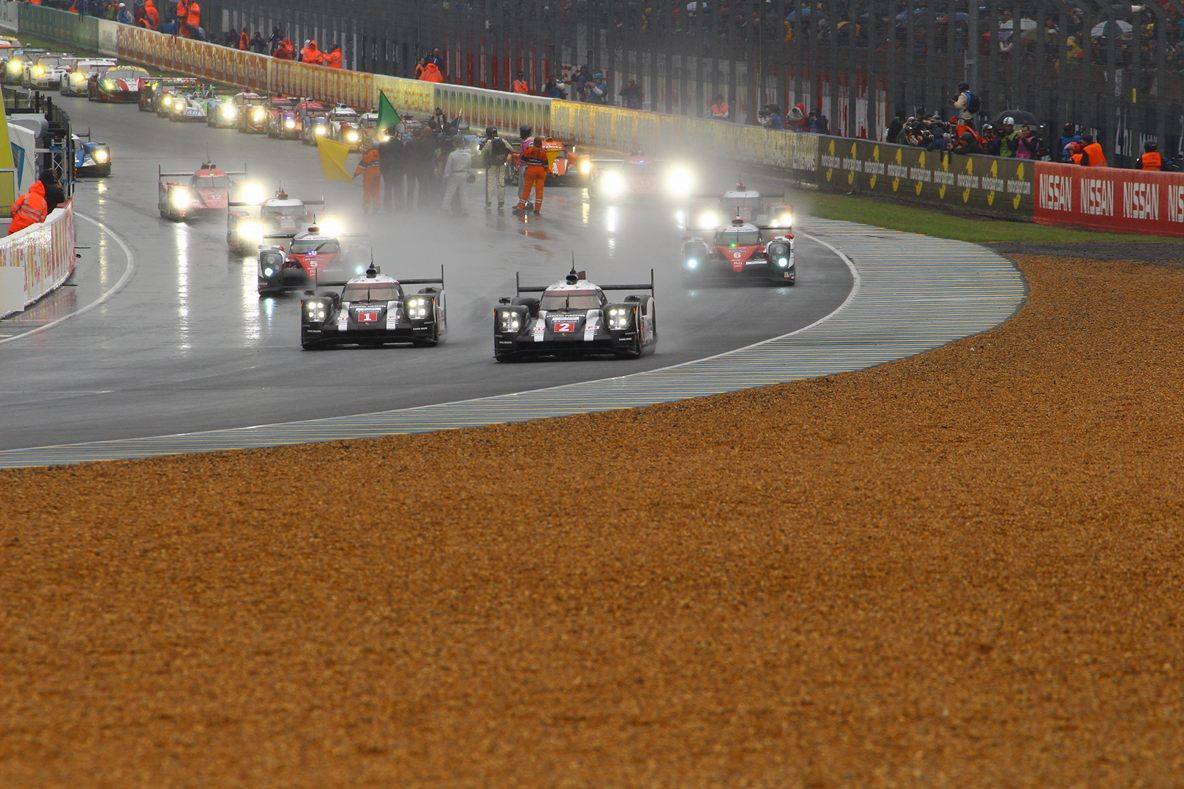 Le Mans: Toyota nach Regenstart in Führung