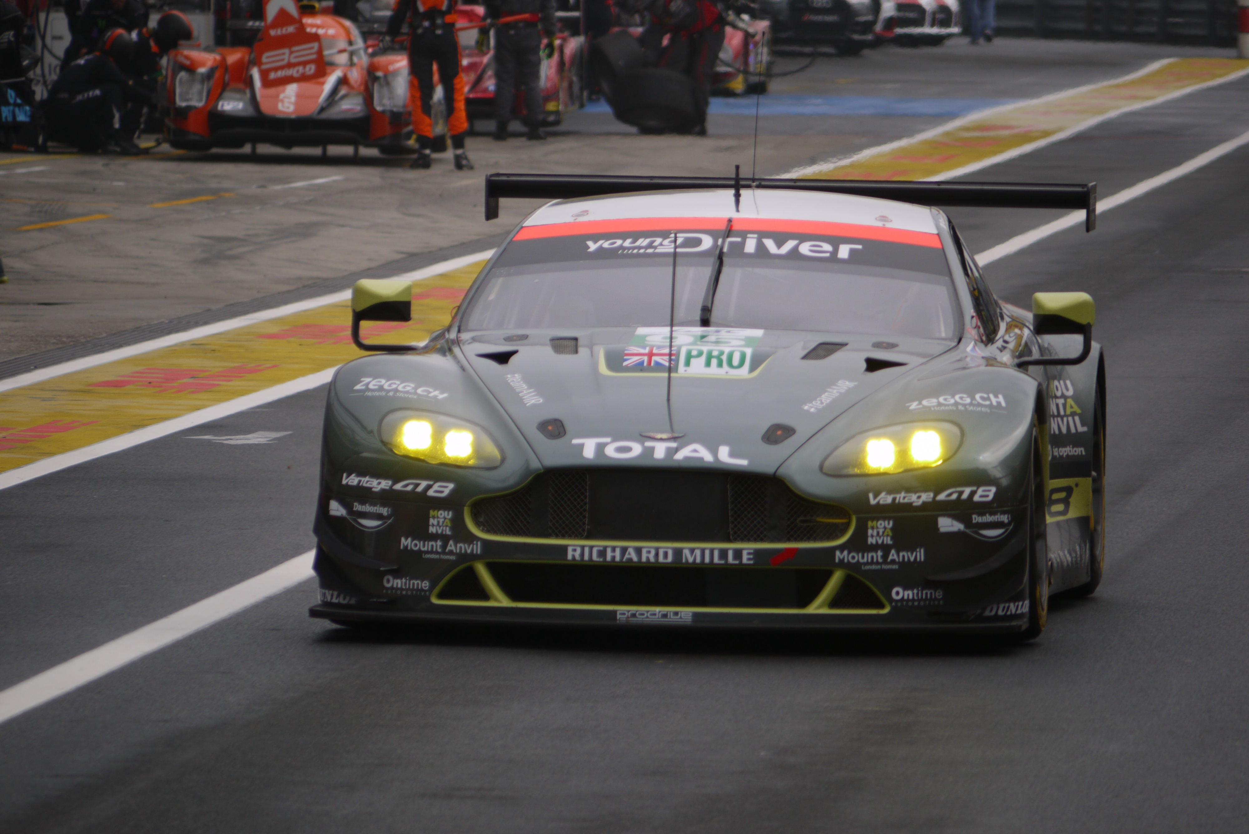 Poleposition für Aston Martin am Nürburgring