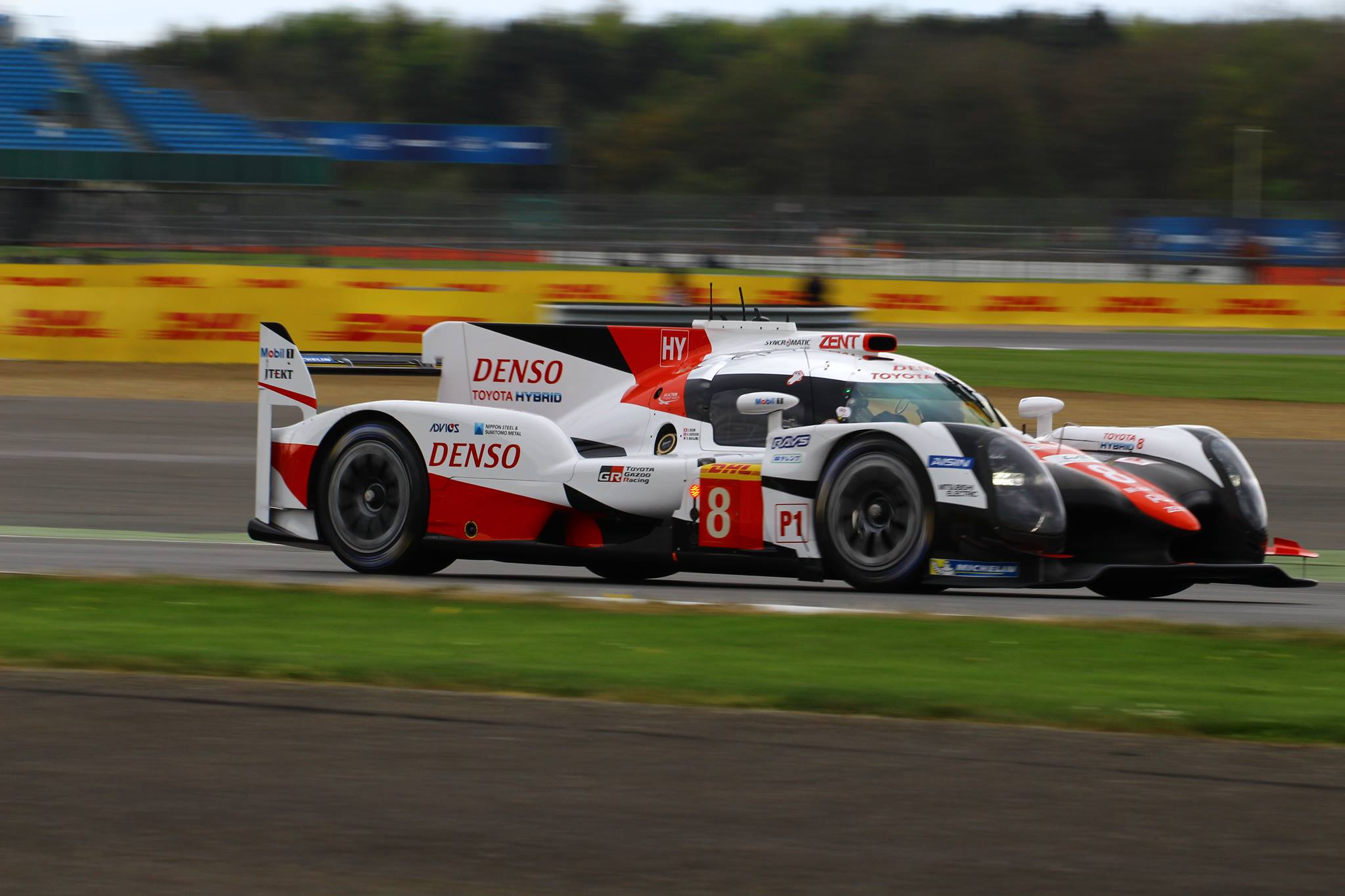 FP1: Toyota setzt Bestzeit in Silverstone